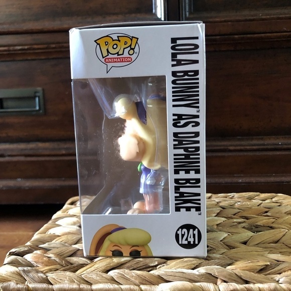 Funko Pop Animation Lola Bunny as Daphne Blake #1241 - Picture 2 of 6